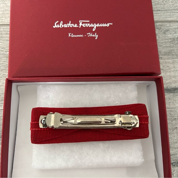 Authentic Vintage Salvatore Ferragamo Gancini Plate Hair Clip - Picture 3 of 4